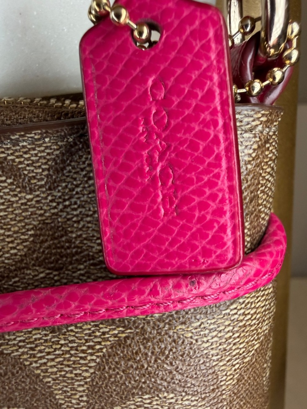 Coach NWOT  adjustable Crossbody and wristlet combo. Set.2 pan in pink. - Picture 4 of 13